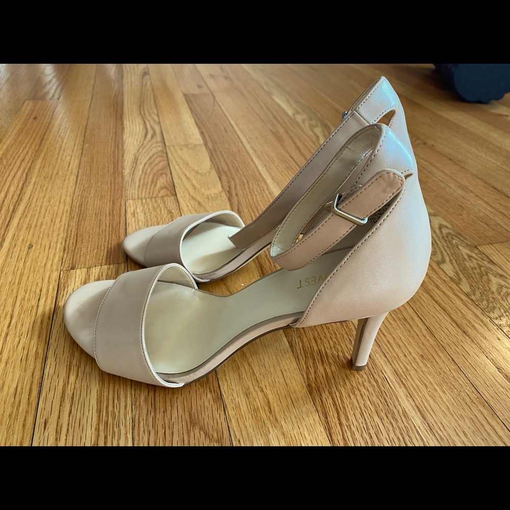 Nine West Izzy sandal in nude